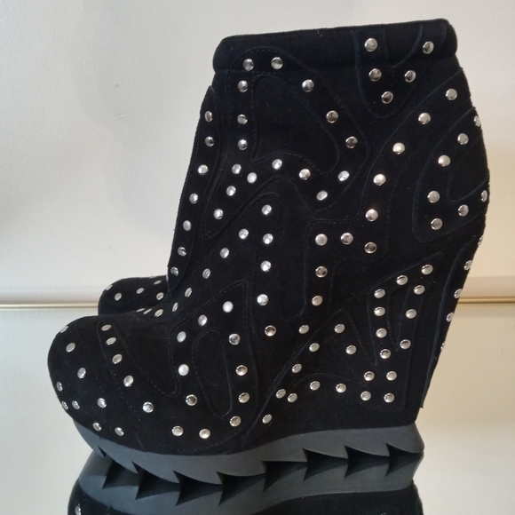 Camilla Skovgaard Black Suede Studded Wedge Ankle Boots - Picture 3 of 13